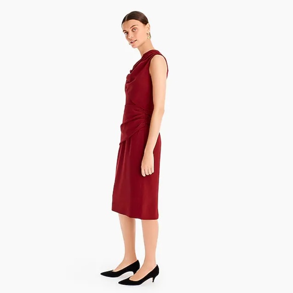 🌸High-neck Sheath Dress in crepe - Burgundy🌸 - Picture 4 of 6
